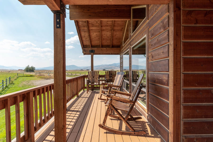 Montana Vacation Rental Home in Paradise Valley Horseshoe Ranch porch