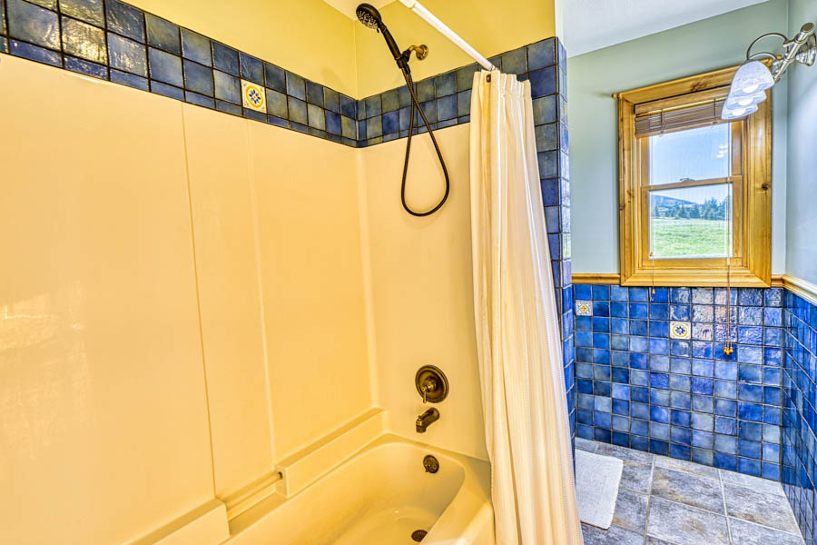 Paradise Valley rental home bathroom