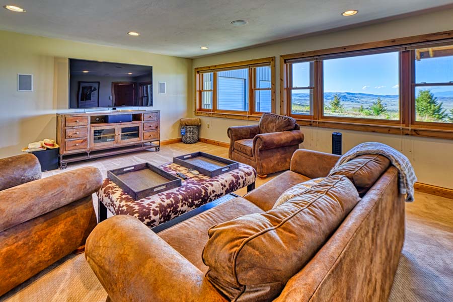 Jackalope Lodge TV room