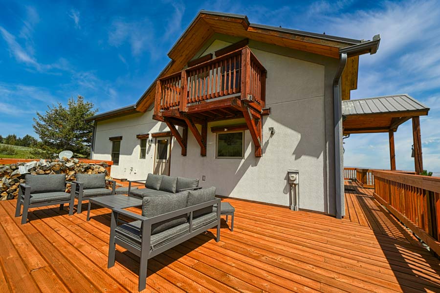 Jackalope Lodge Rental Home Livingston