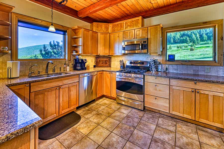 Jackalope Lodge Paradise Valley rental home kitchen