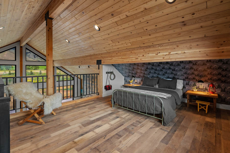 Livingston Vacation Home Lodge at Elbow Creek loft