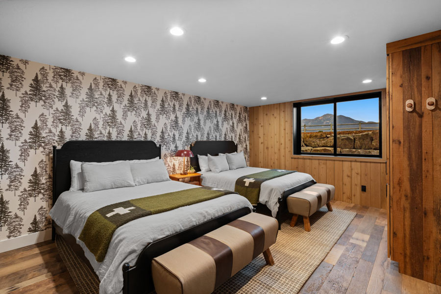 Lodge at Elbow Creek Paradise Valley Rental Home bedroom