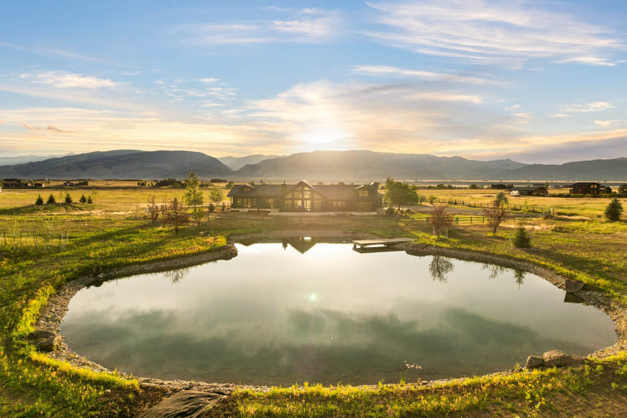 Lodge at Elbow Creek Vacation Rental Home in Paradise Valley lake