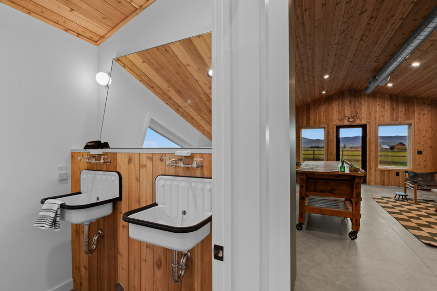 Lodge at Elbow Creek Paradise Valley Rental Home sink