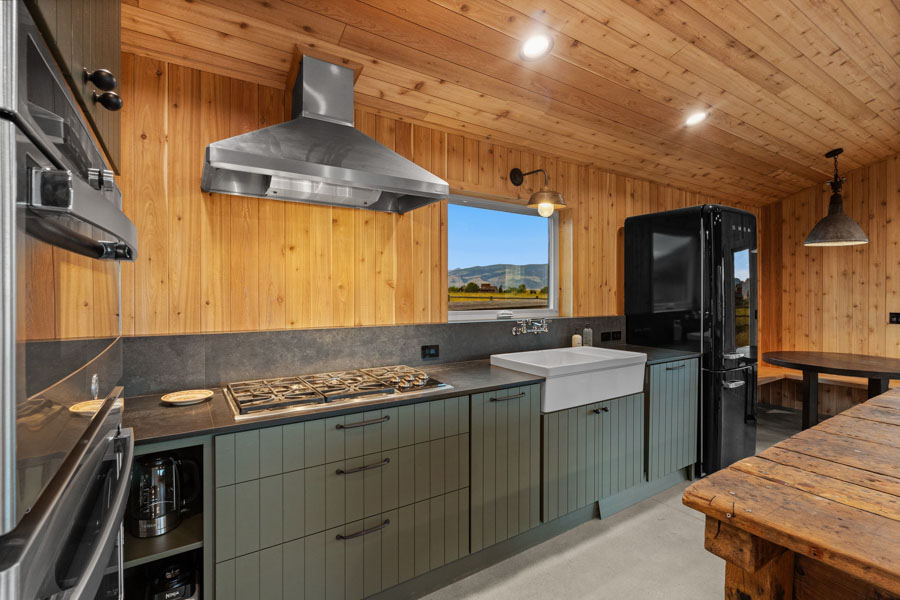 Lodge at Elbow Creek Paradise Valley Rental Home guest house