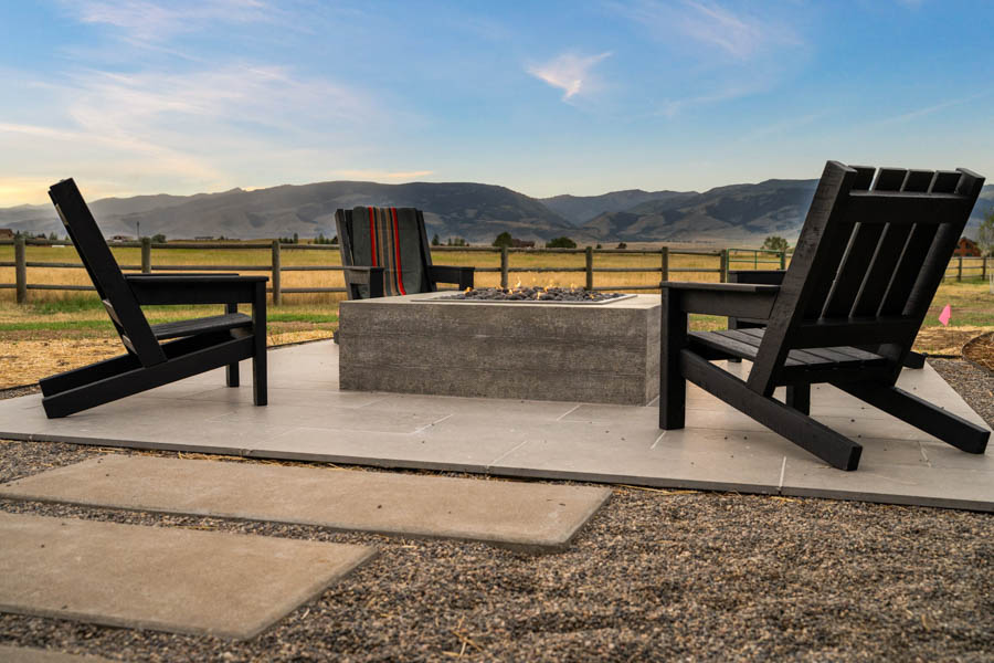 Lodge at Elbow Creek Yellowstone River Rental Home seating