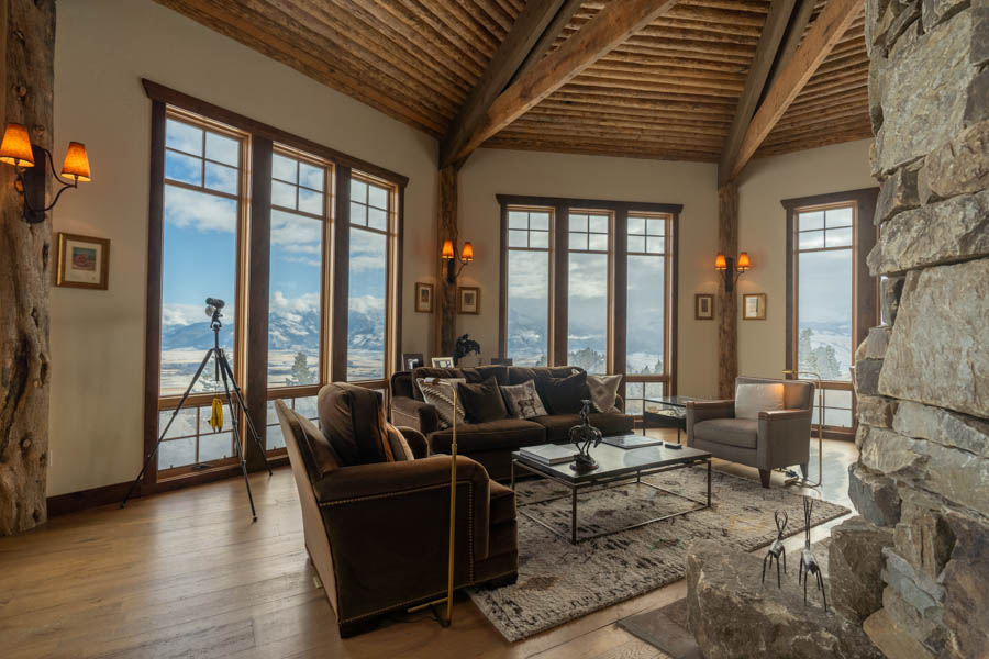 Vacation Rental Home in Paradise Valley New Moon Lodge interior