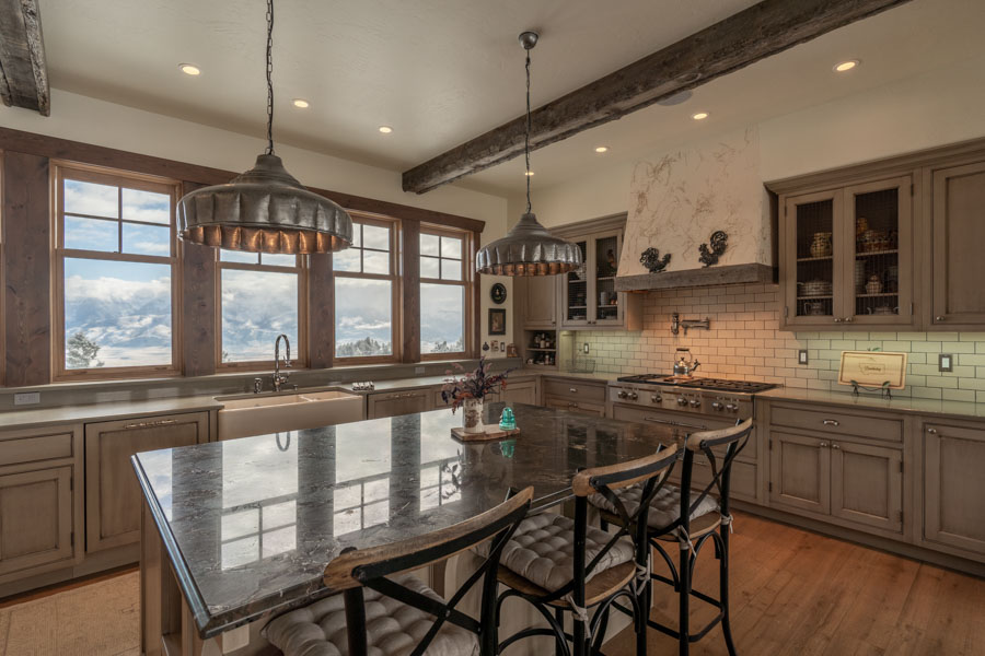 Vacation Rental Home in Paradise Valley New Moon Lodge interior