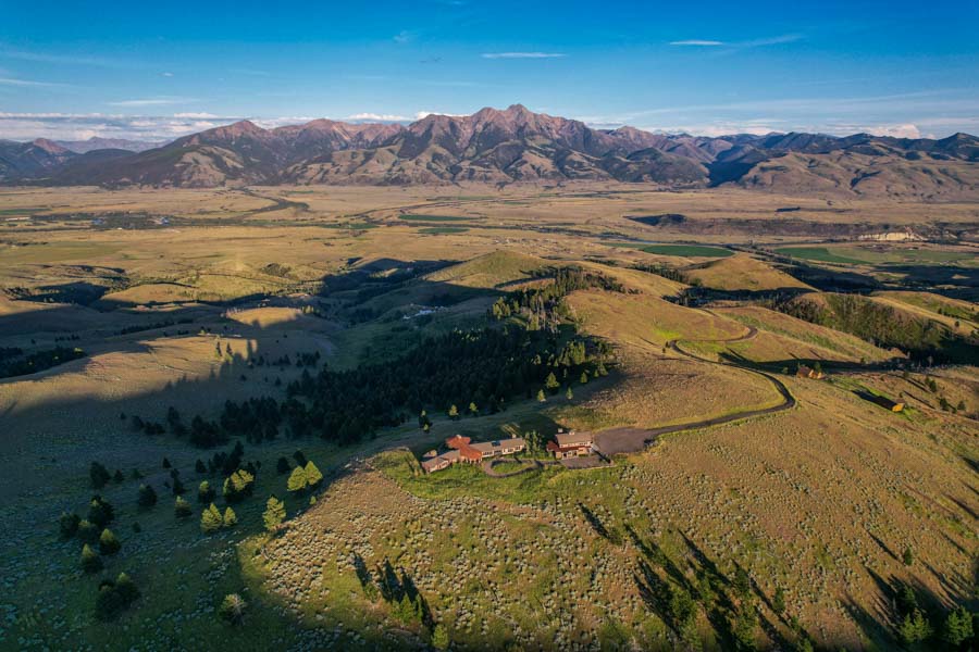 Paradise Valley Montana Vacation Rental Home New Moon Lodge drone