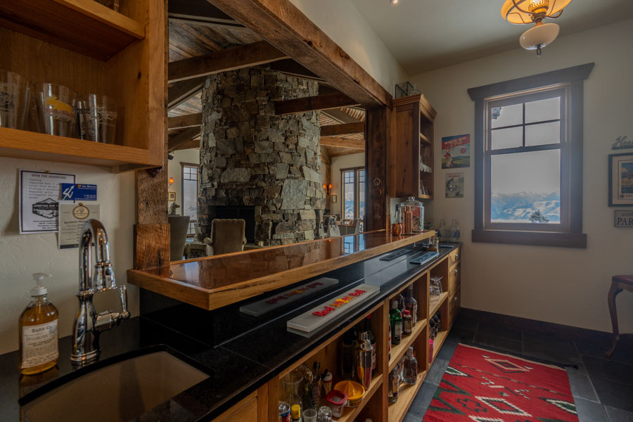 New Moon Lodge Vacation Rental Home in Paradise Valley Montana bar