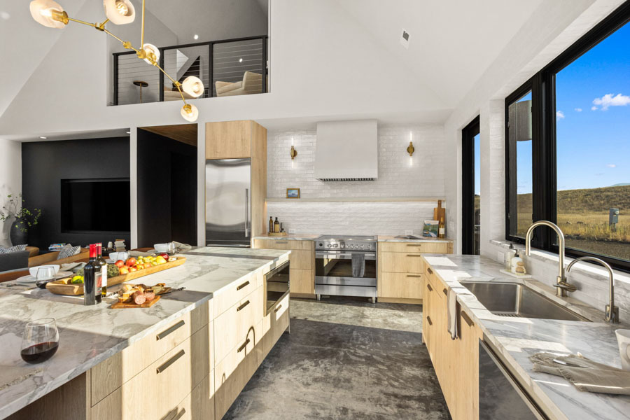 Yellowstone River Valley Rental Home Paradise Retreat at Chico kitchen