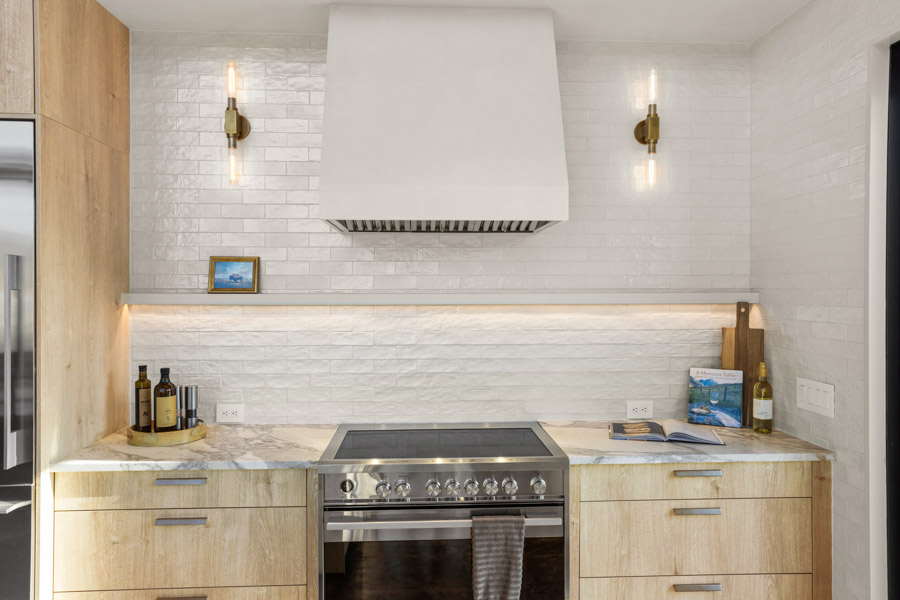 Yellowstone River Valley Rental Home Paradise Retreat at Chico stove