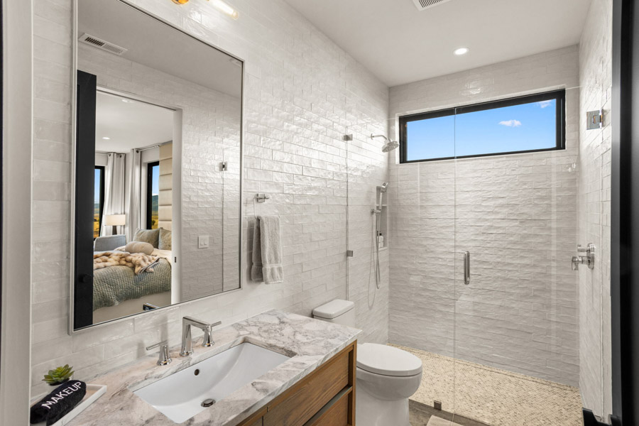 Paradise Retreat at Chico Vacation Rental Home bath