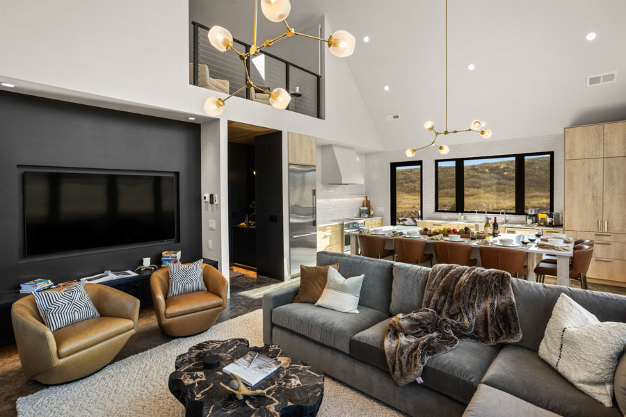 Yellowstone River Rental Home Paradise Retreat at Chico living room