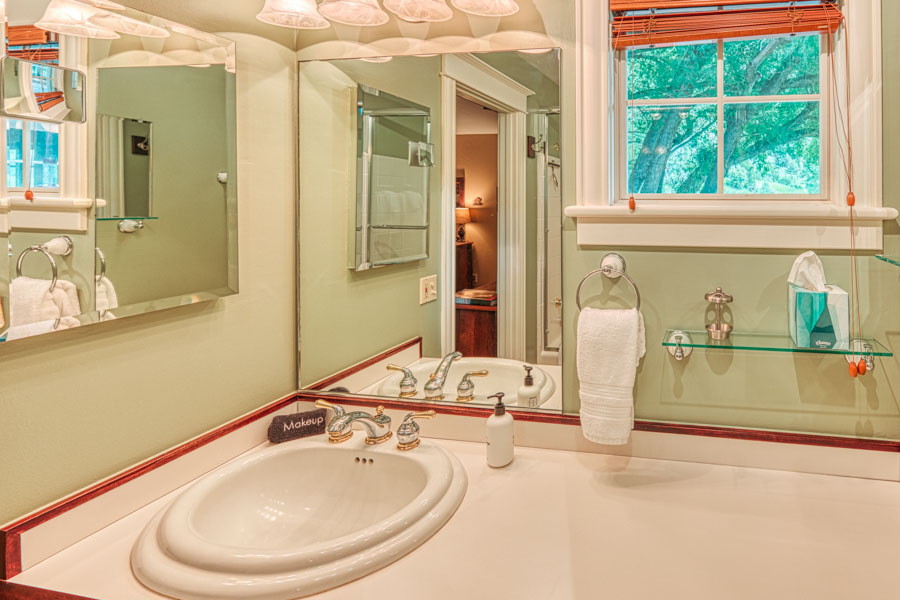 Paradise Valley MT Rental Home Red House Homestead bathroom