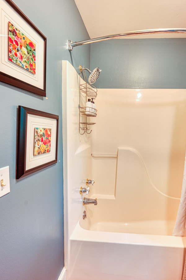 Livingston Montana Rental Home Red House Homestead bathroom