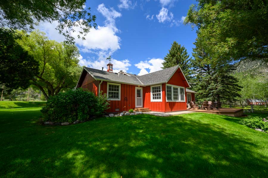 Red House Homestead Vacation Rental Home in Livingston Montana