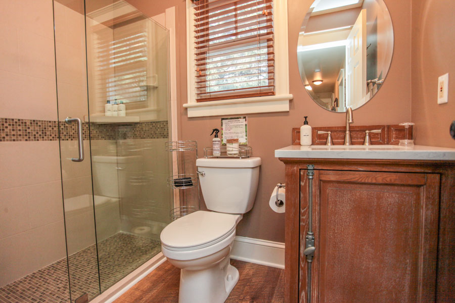 Livingston Montana Rental Home Red House Homestead bath