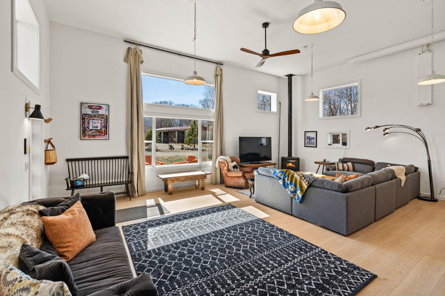 Livingston Vacation Rental Home River Island Retreat inside