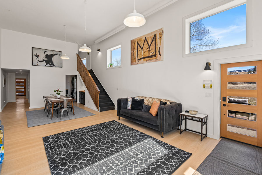 Livingston Vacation Rental Home River Island Retreat living room