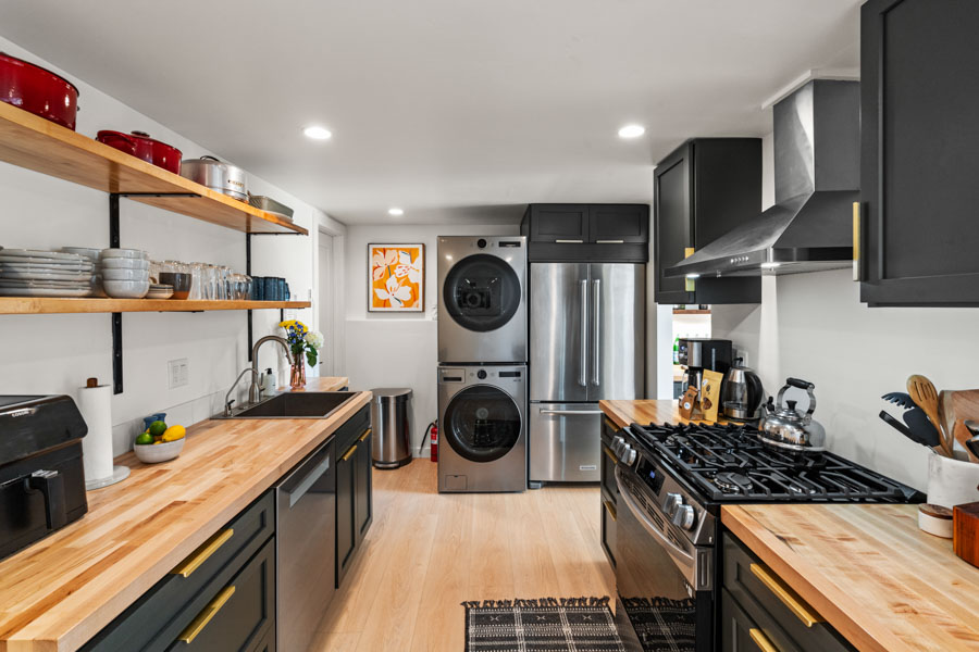 Yellowstone River Rental home kitchen