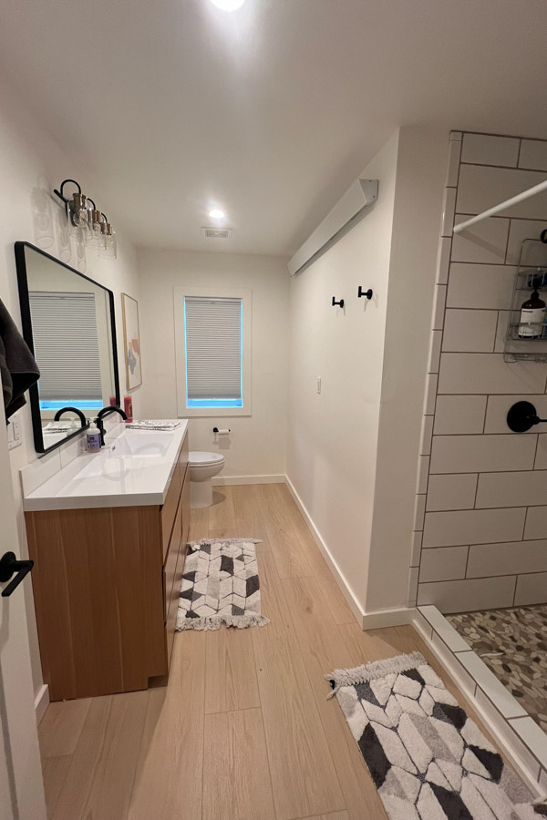 River Island Retreat Livingston Vacation Home bath