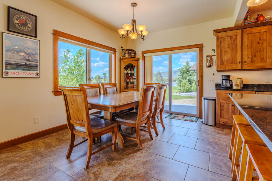 Waterfront Vacation Rental Home in Livingston River Run table