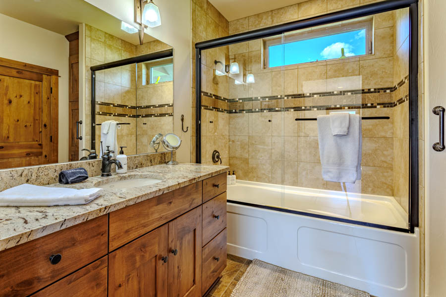 Waterfront Vacation Rental Home in Livingston River Run bath