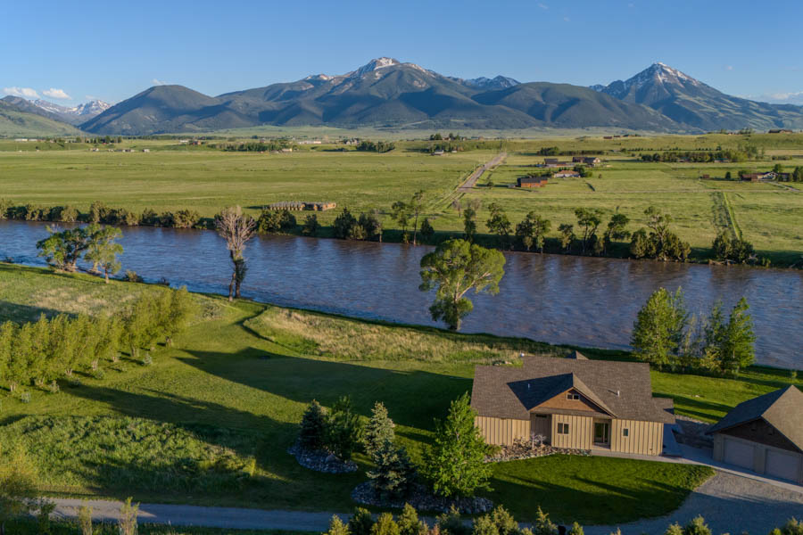 River Run waterfront rental home in Paradise Valley drone