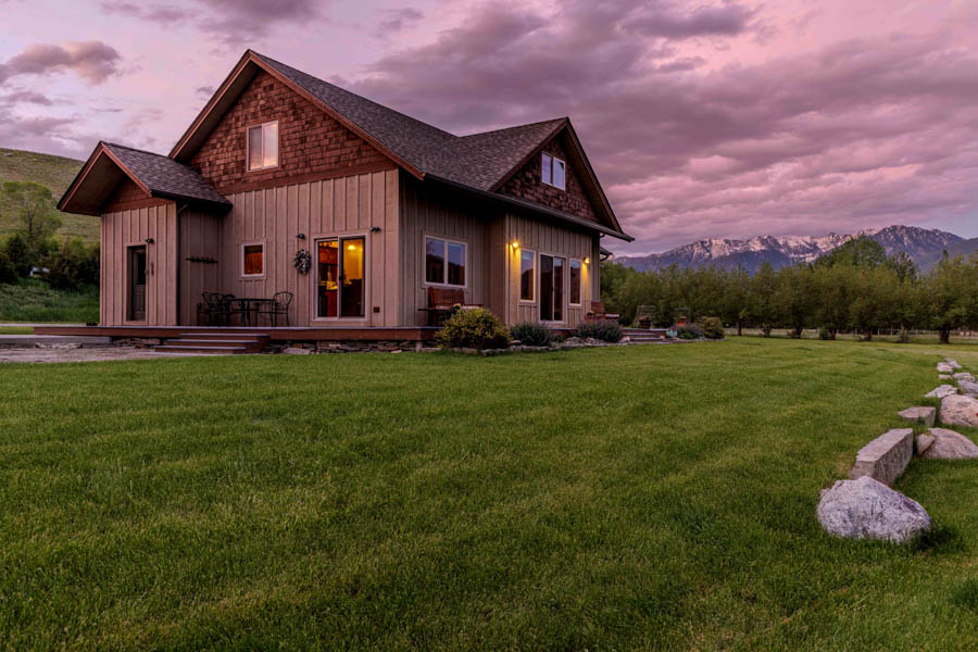 Paradise Valley Rental Home River Run outside view