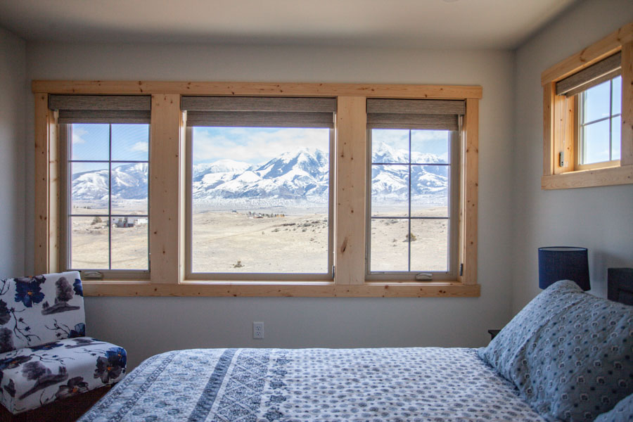Yellowstone River Valley Vacation Home Sapphire Solace bedroom