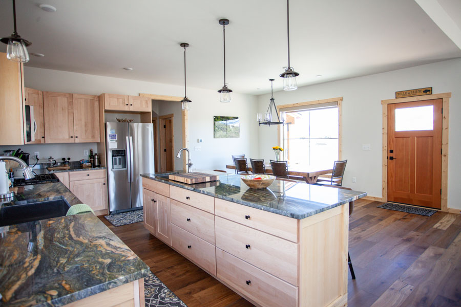 Livingston Montana Vacation Rental Home Sapphire Sunrise kitchen