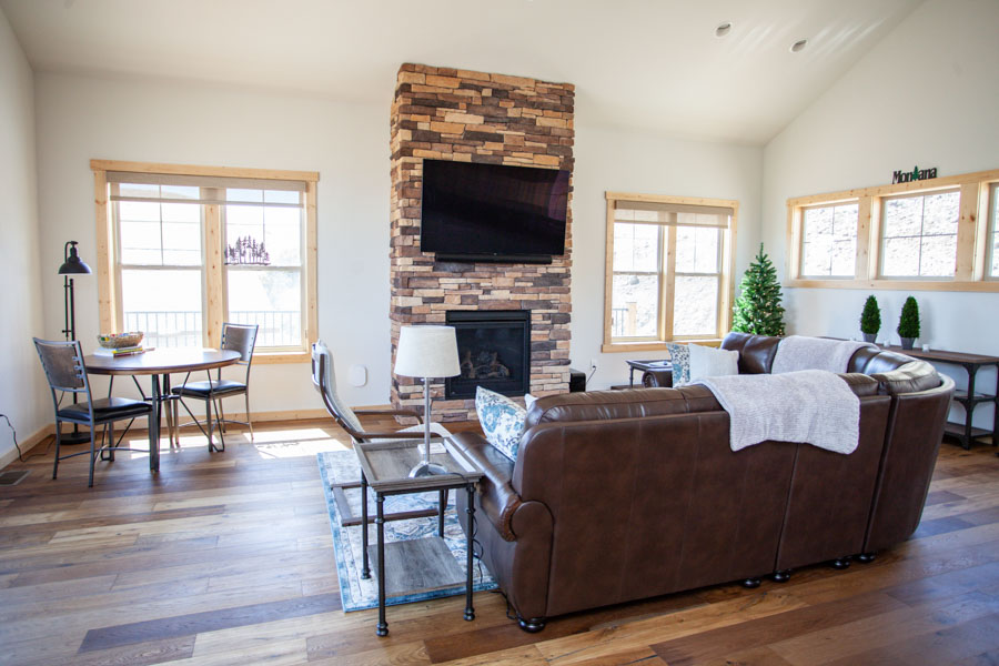 Livingston Montana Vacation Rental Home Sapphire Sunrise living room