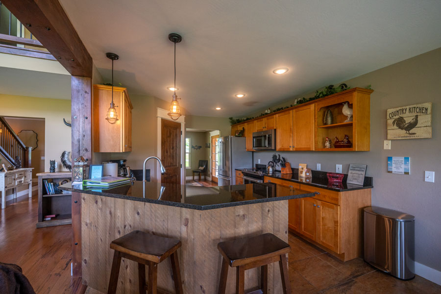 Vacation Rental Home near Livingston Trout House living room