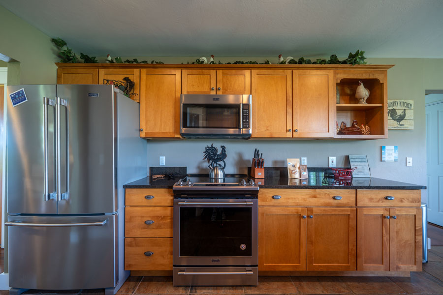 Livingston Vacation Rental Home the Trout House kitchen