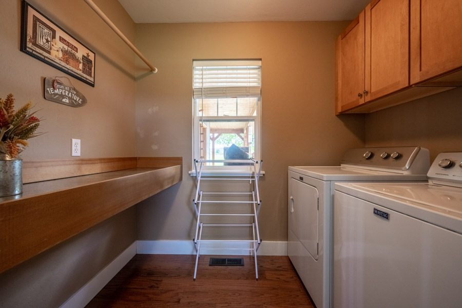 Livingston Vacation Rental Home the Trout House laundry