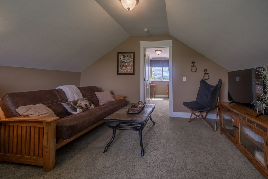 Livingston Vacation Rental Home the Trout House loft