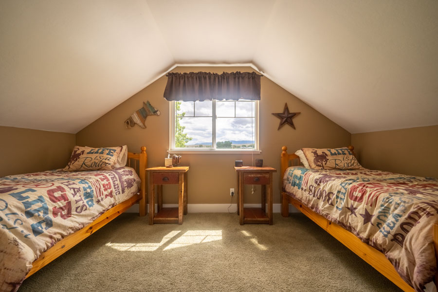 Livingston Vacation Rental Home the Trout House loft beds