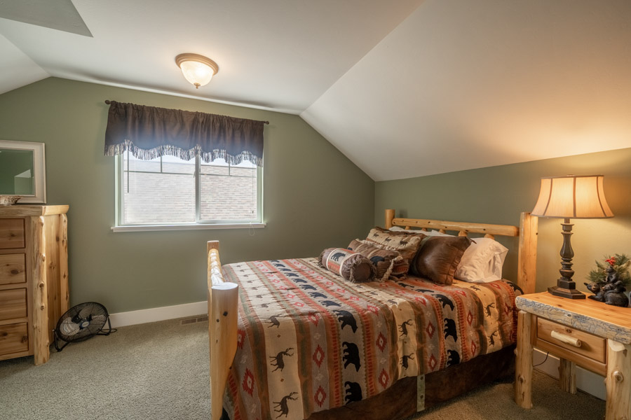 Trout House Livingston Vacation home bedroom