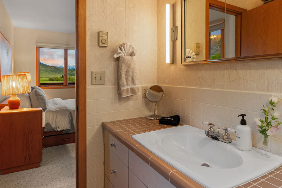 Paradise Valley Vacation Rental Home Valley View Lodge bath