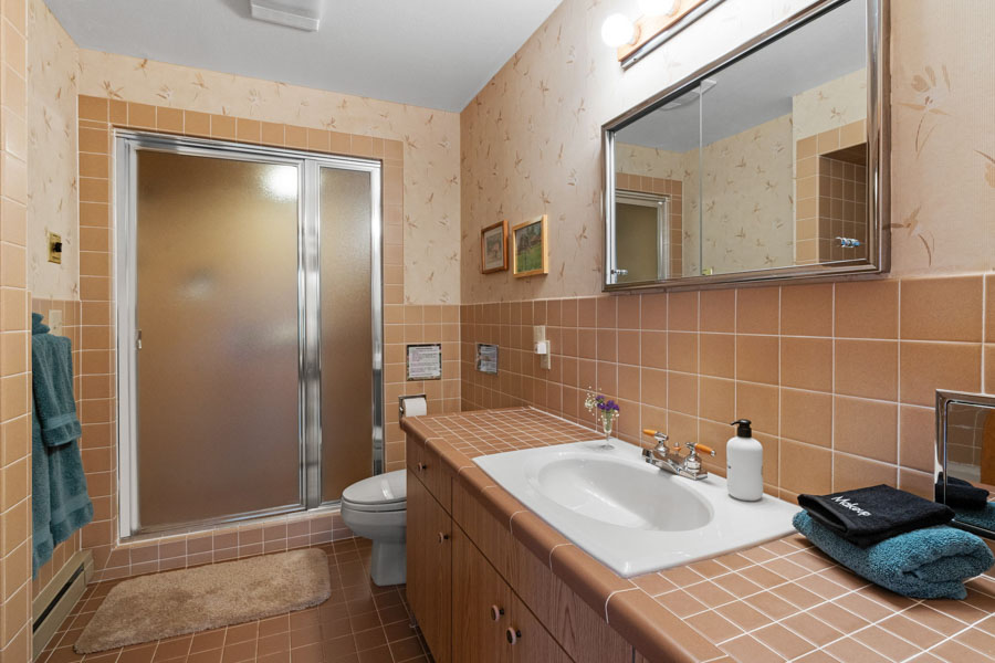 Paradise Valley Vacation Rental Home Valley View Lodge bathroom