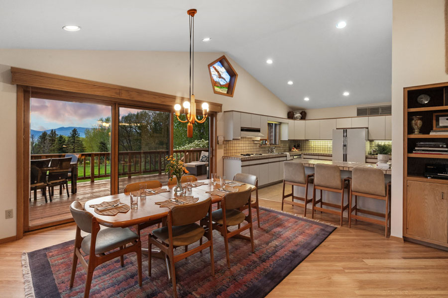 Livingston Montana Vacation Rental Home Valley View Lodge living room