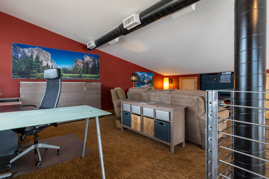 Yellowstone River Vacation Rental loft