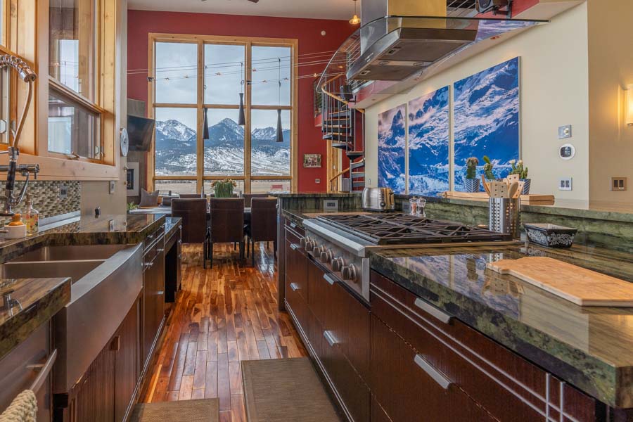 Yellowstone Beach Club Vacation Rental home kitchen