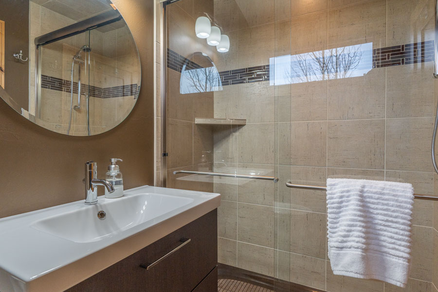 Yellowstone Beach Club Vacation Rental bath