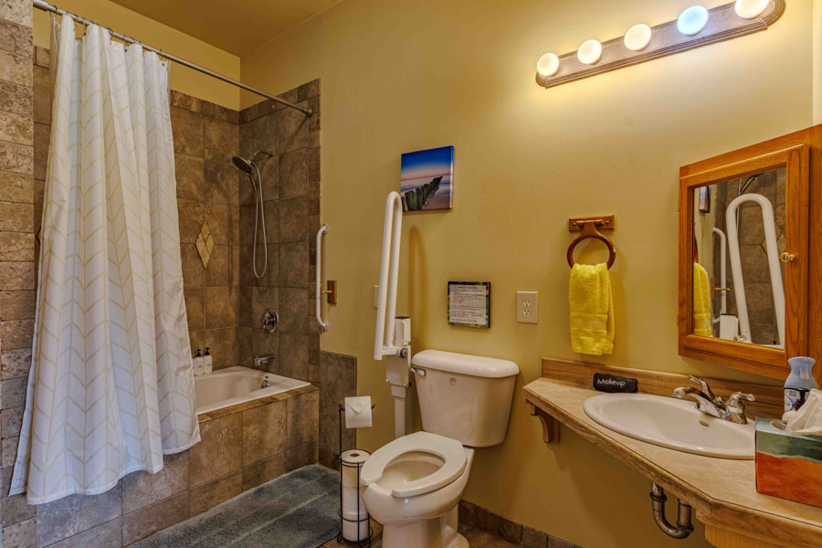 Livingston Vacation Rental bathroom Yellowstone Crest Lodge