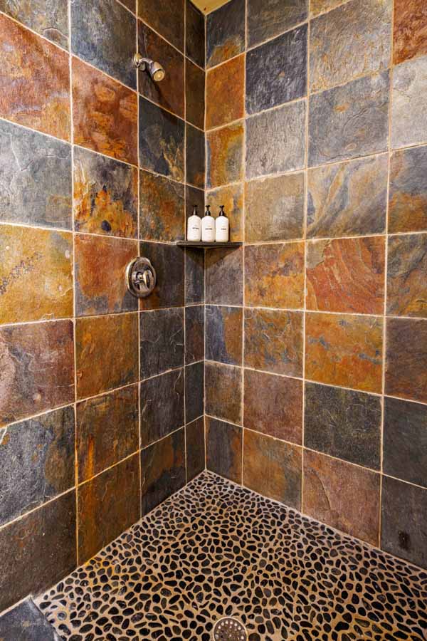 Yellowstone Crest Lodge Livingston Vacation Rental shower