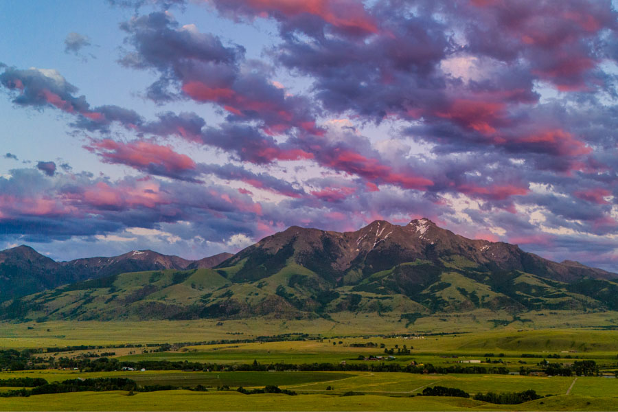 Paradise Valley Rental Home Yellowstone Trail Lodge view
