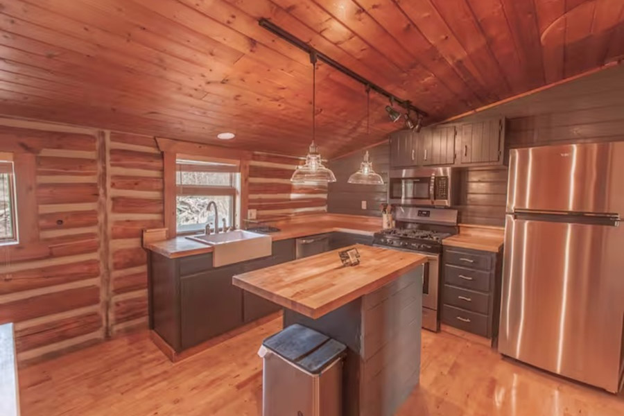 Creekside Cabin at Erik's Ranch